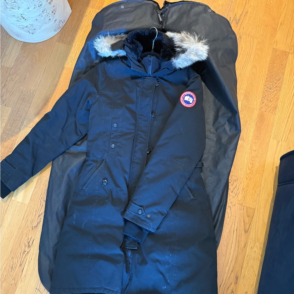 Women's Canada Goose Black Fur-Trimmed Parka